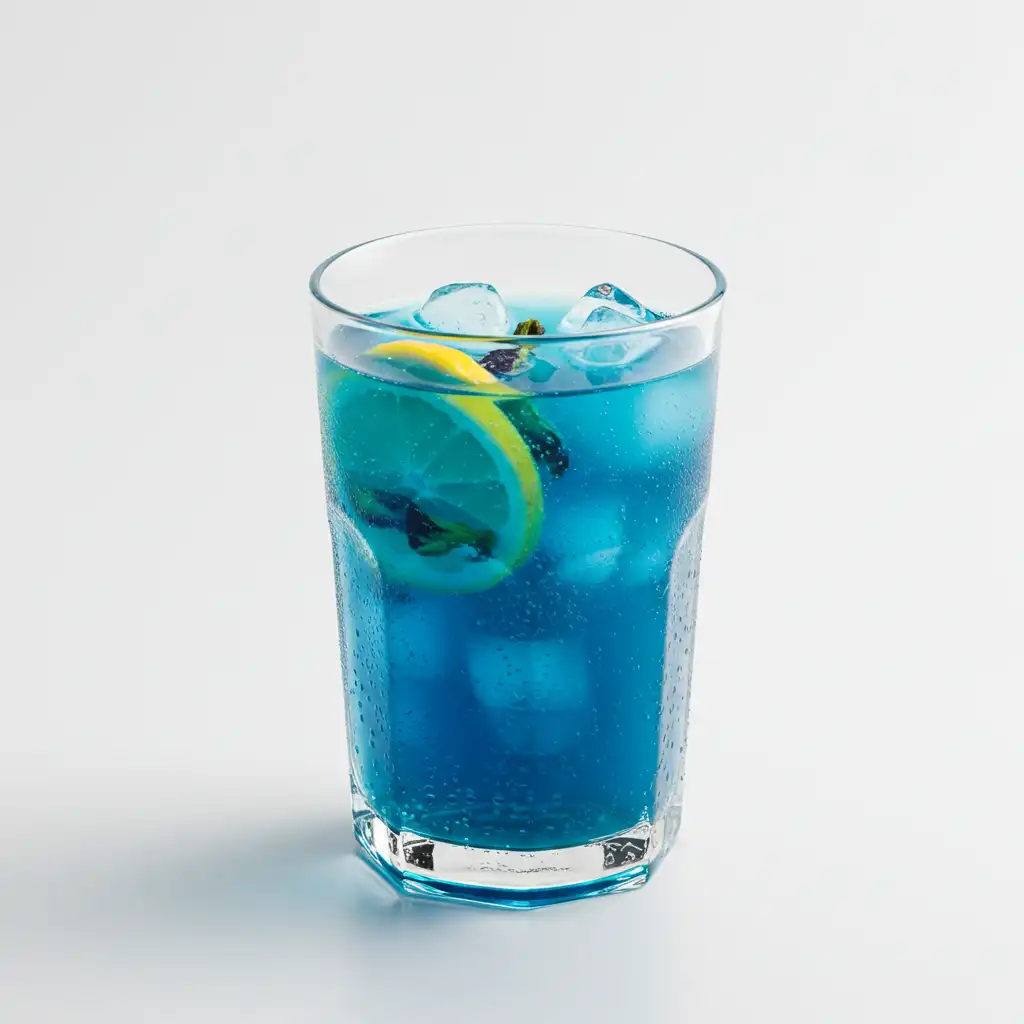 Boiling butterfly pea flowers to make the Mounjaro liquid recipe